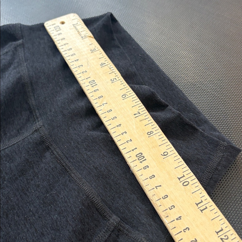 Beyond Yoga high -Waist Gray Women's Bike Shorts with Side Pockets - Picture 6 of 7